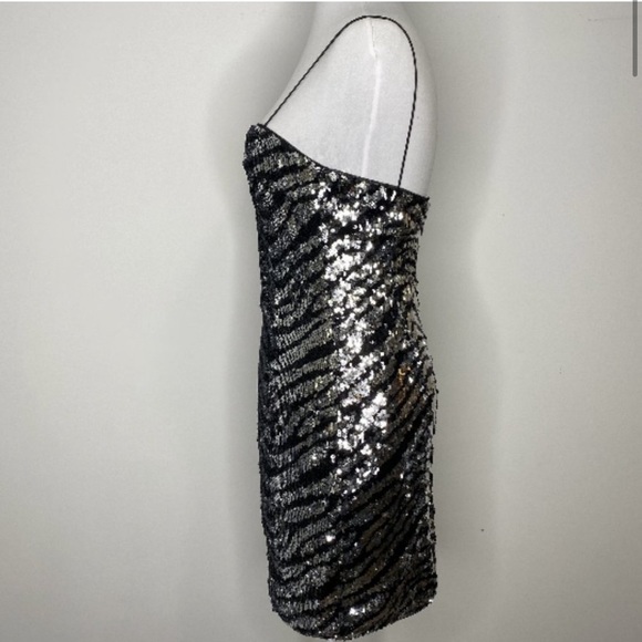 ZEBRA SEQUINED COCKTAIL DRESS - Picture 5 of 6